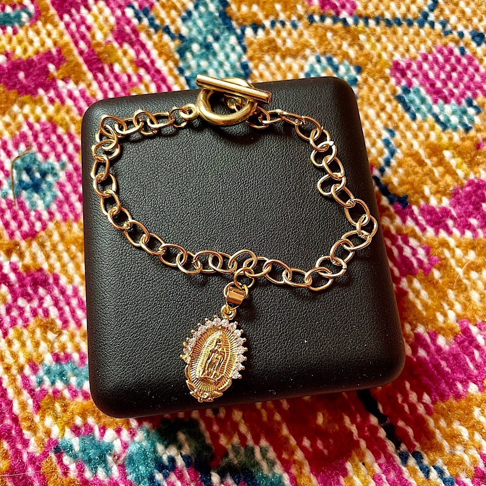 Gorgeous 18K Gold Virgin Mary Toggle Bracelet